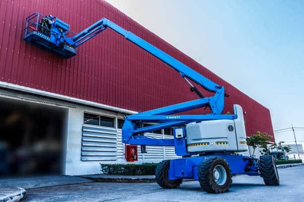 Venda de plataforma elevatória para otimizar seu trabalho e aumentar a segurança